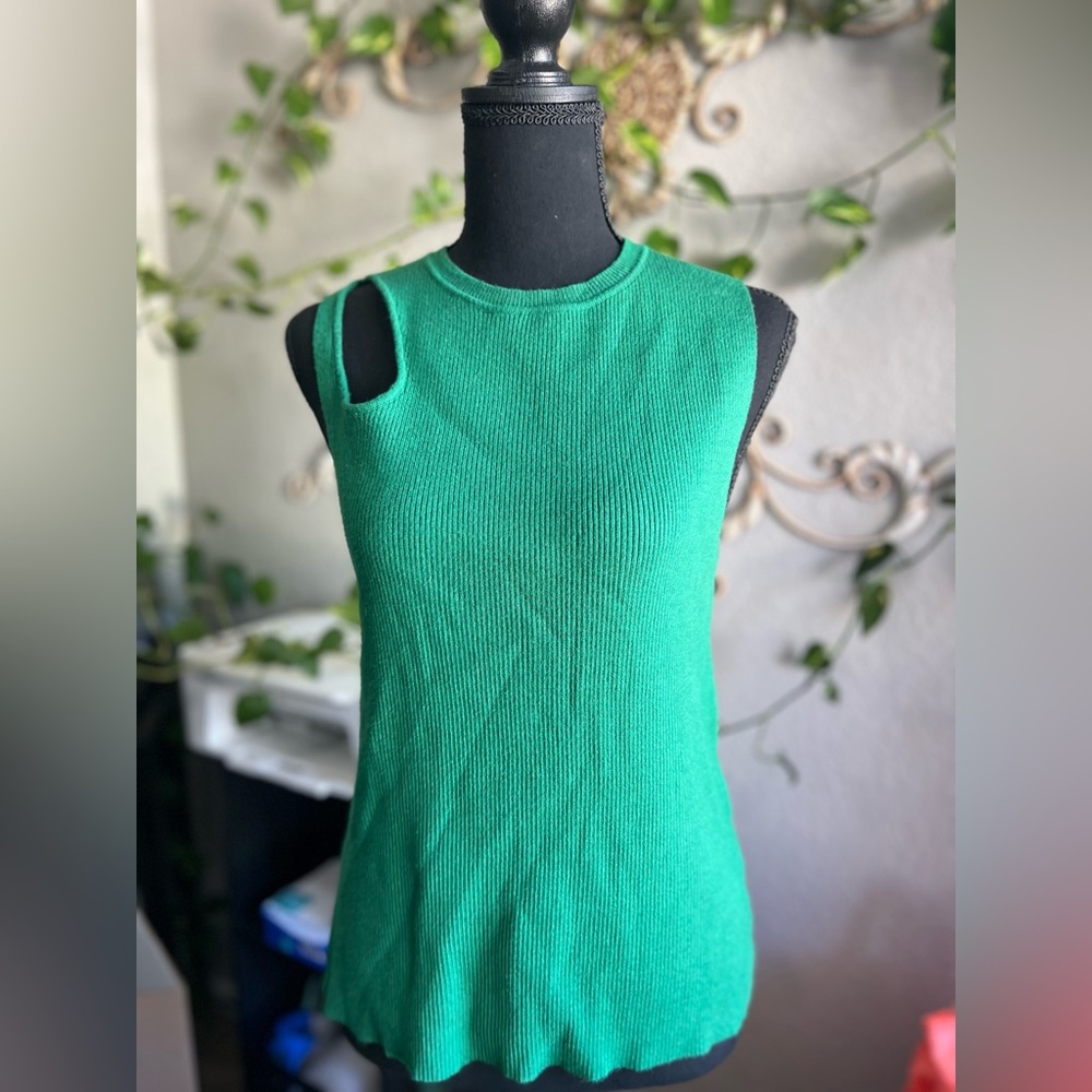 Green Sleeveless Knit Top
